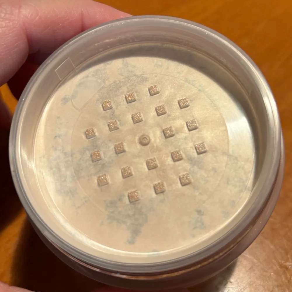 Laura Mercier Translucent Loose Setting Powder Light Catcher